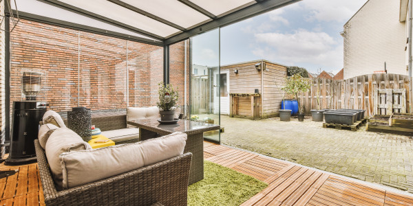 Puertas y Ventanas de Aluminio / PVC a medida en Santa Coloma de Gramenet · Cortinas de Cristal
