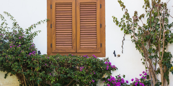 Puertas y Ventanas Aislantes de Aluminio / PVC en Santa Coloma de Gramenet · Contraventanas y Persianas a Medida