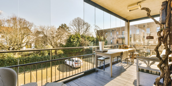 Puertas y Ventanas Aislantes de Aluminio / PVC en Santa Coloma de Gramenet · Cortinas de Cristal