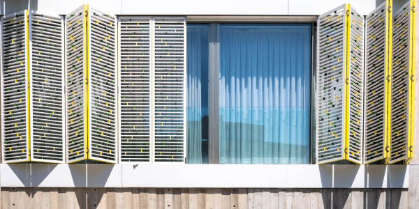 Puertas y Ventanas Seguridad de Aluminio / PVC en Santa Coloma de Gramenet · Contraventanas y Persianas a Medida